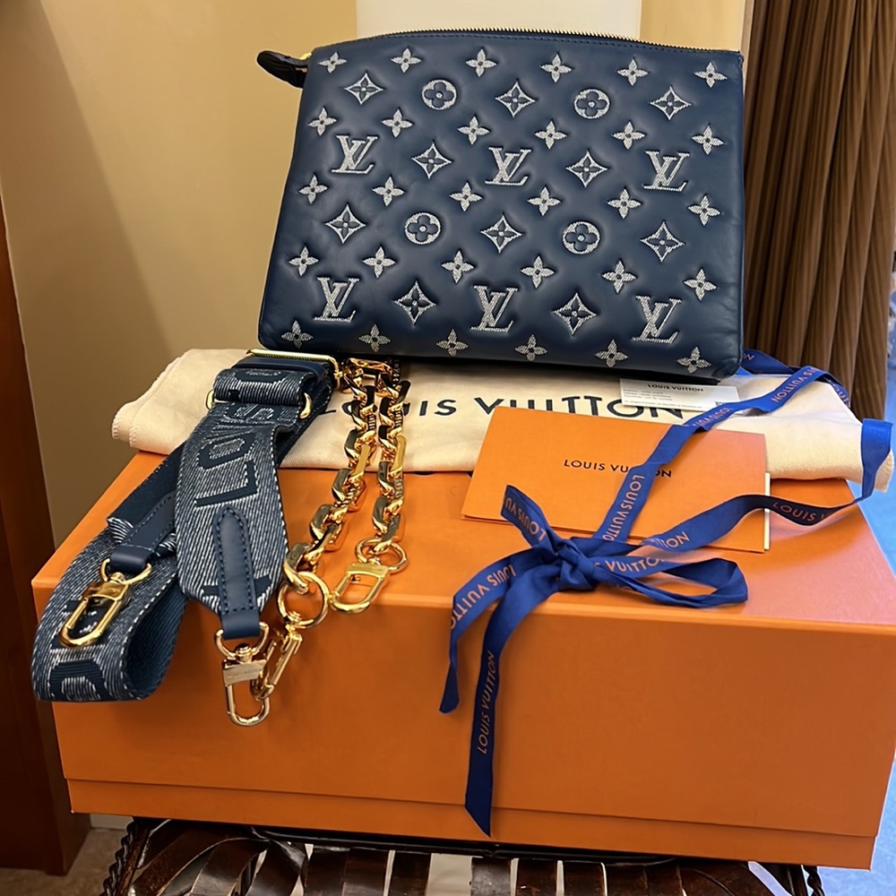 SOLD !!!!! BEST PRICE than anyone !!! LV Brand New Style 2022. Special Edition